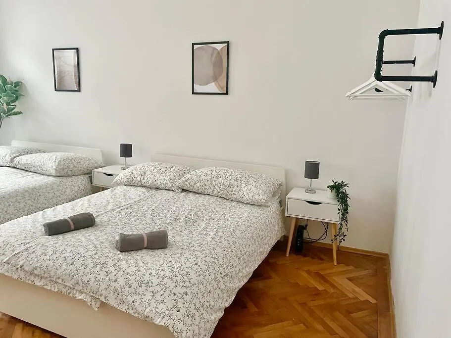 Sunny Central Apartment Vienna Austria