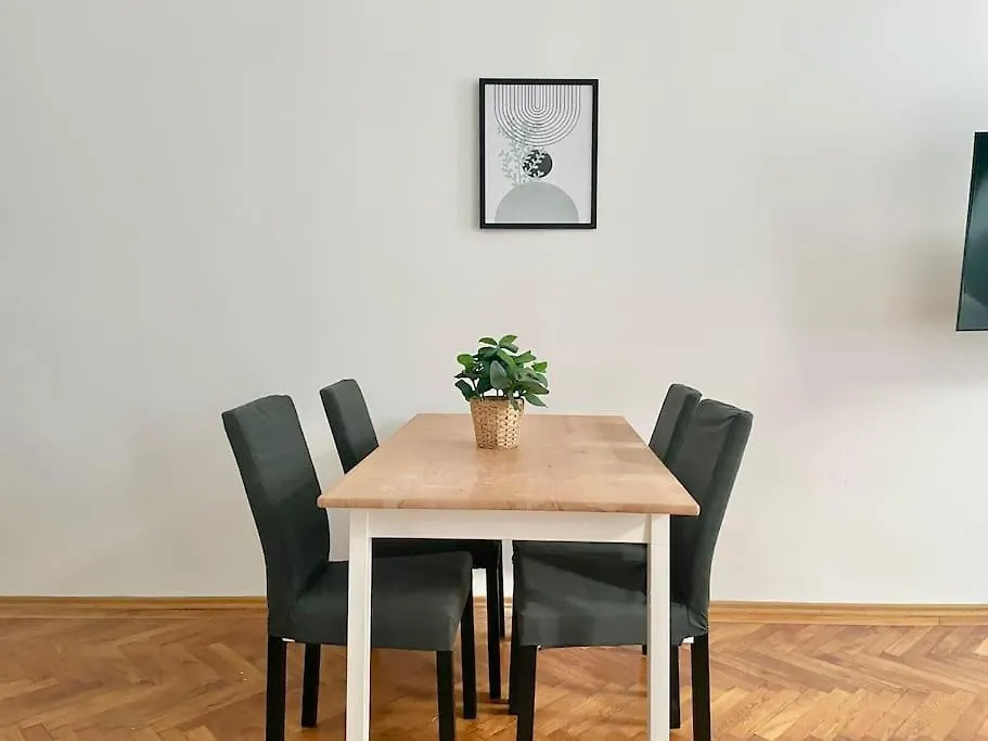 Sunny Central Apartment Vienna